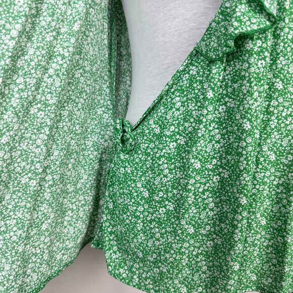 Q2 Green & White Micro Floral Print Ruffle V-neck Dainty Wrap Boutique Blouse - Picture 7 of 11